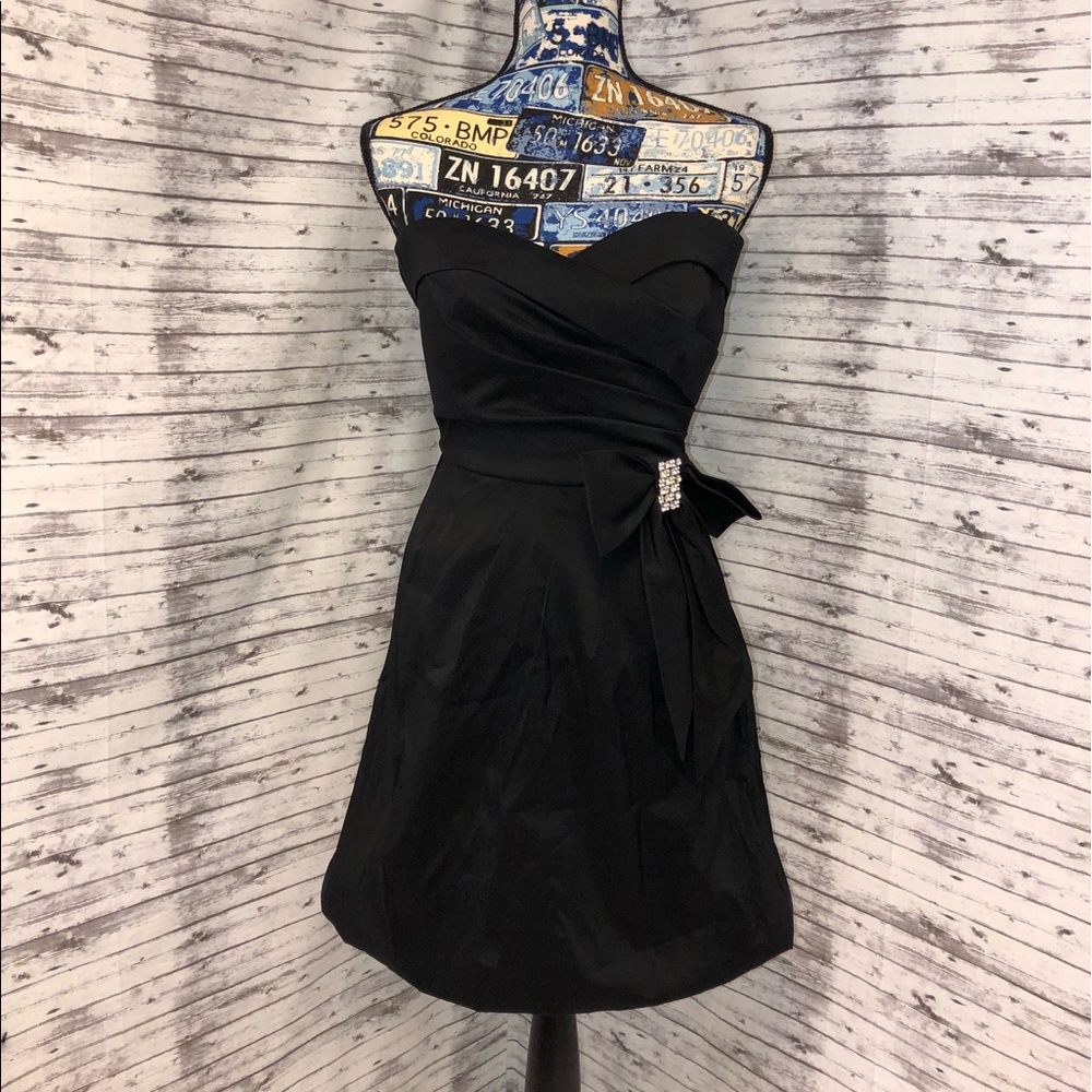 Size 5 Teeze Me Strapless Cocktail Dress